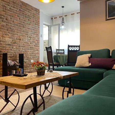 Apartment Ultra 'new Baazar' *
